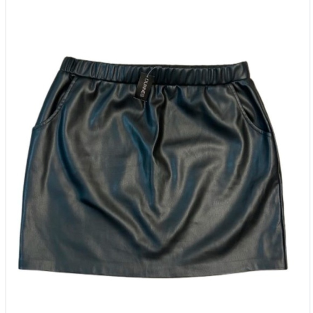 Black Faux Leather Mini Skirt With Pockets. Brand new. Inside lining very soft.